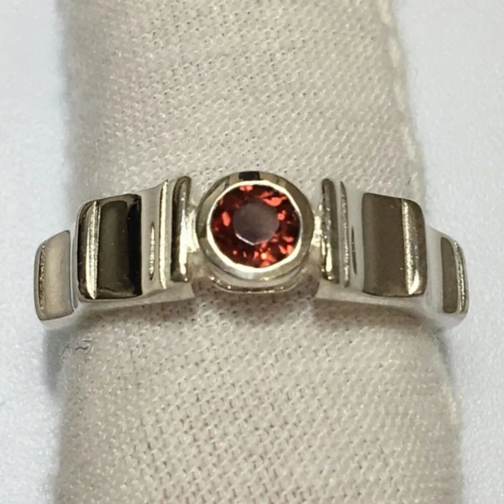 Garnet Ring Size 8.25 Sterling Silver 925 Scalloped Band Red January Birthstone